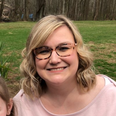 Profile Picture of Jenna Arnold (@jleearnold) on Twitter