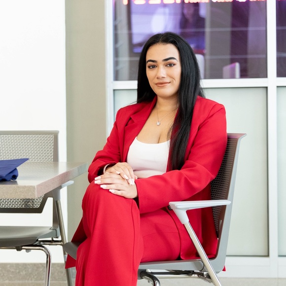 Profile Picture of Angie Crocitto (@angie_29023) on Poshmark