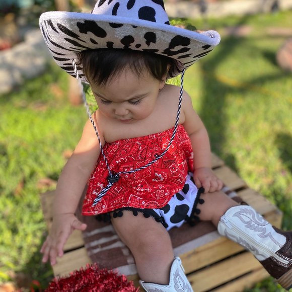 Profile Picture of Lora Garcia (@loragarcia436) on Poshmark
