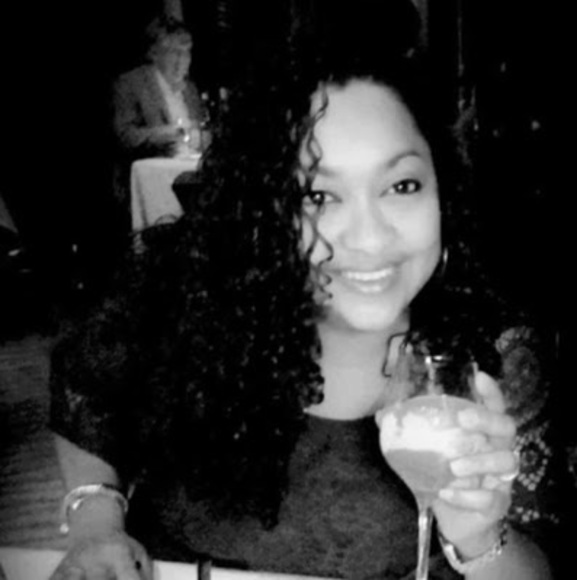 Profile Picture of Gladys Laurens (@gladysmscott10) on Poshmark