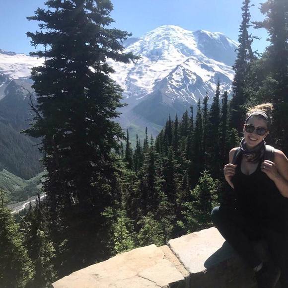 Profile Picture of Chelsea Lipski (@chelsealauren88) on Poshmark