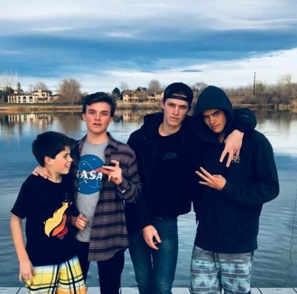 Profile Picture of Joey Braun (@joeybraun) on Poshmark