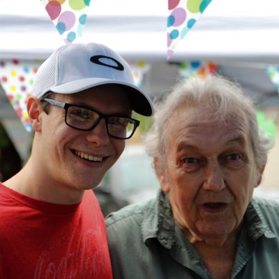 Profile Picture of Alex Vermillion (@alexsbeeswax) on Twitter