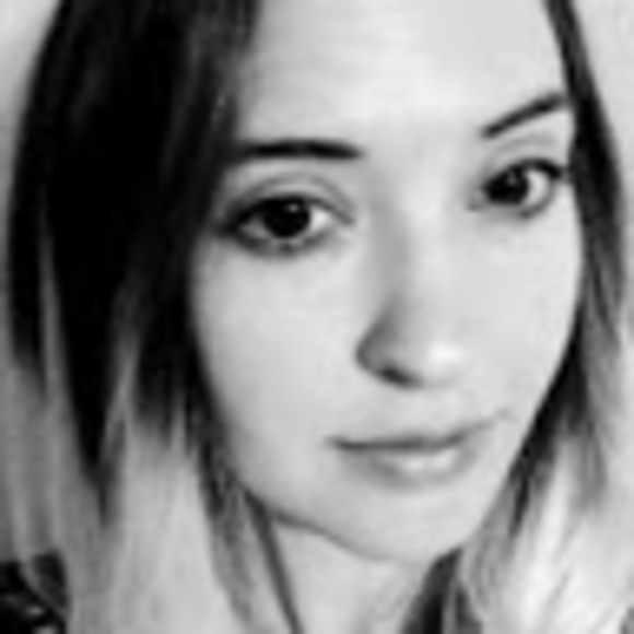 Profile Picture of Lisa Reither (@lisareither) on Poshmark