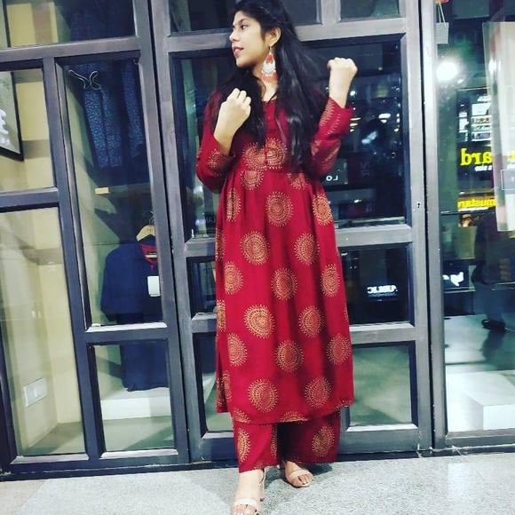 Profile Picture of Nivedita Singh (@nivedita240) on Poshmark