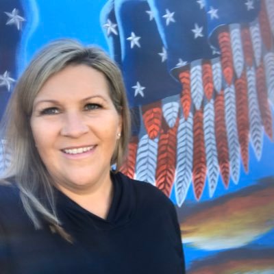 Profile Picture of Kim Cato Chalmers (@SilverDolphin08) on Twitter
