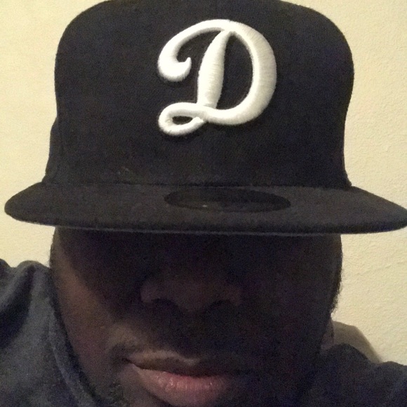 Profile Picture of Eric Ballard (@ballarderic) on Poshmark