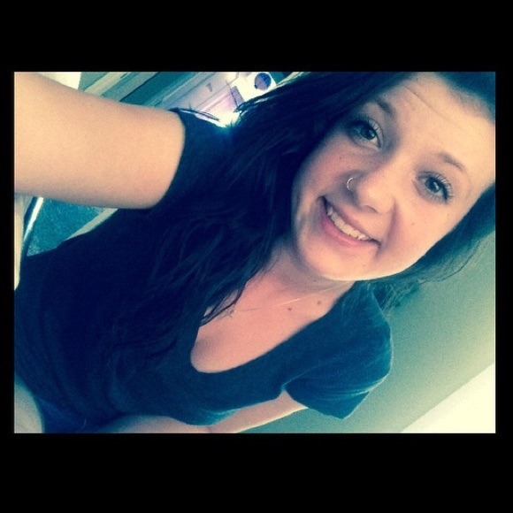 Profile Picture of Madison Knollmeyer (@madiemery) on Poshmark