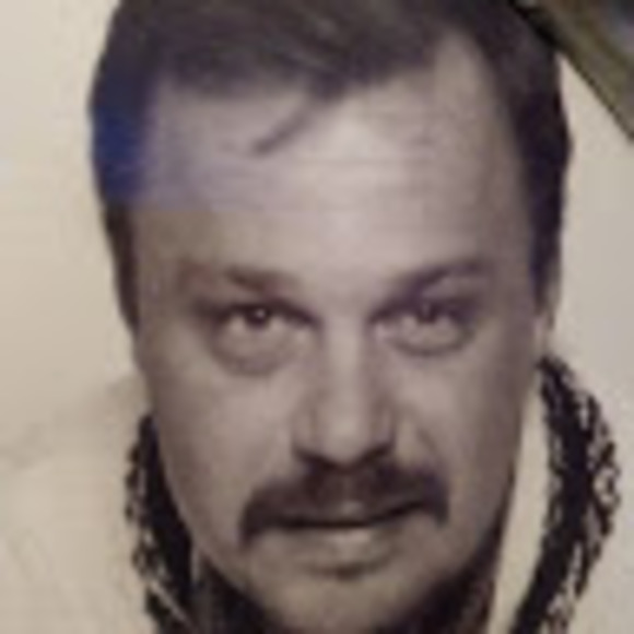 Profile Picture of Scott Tresler (@tresler69) on Poshmark