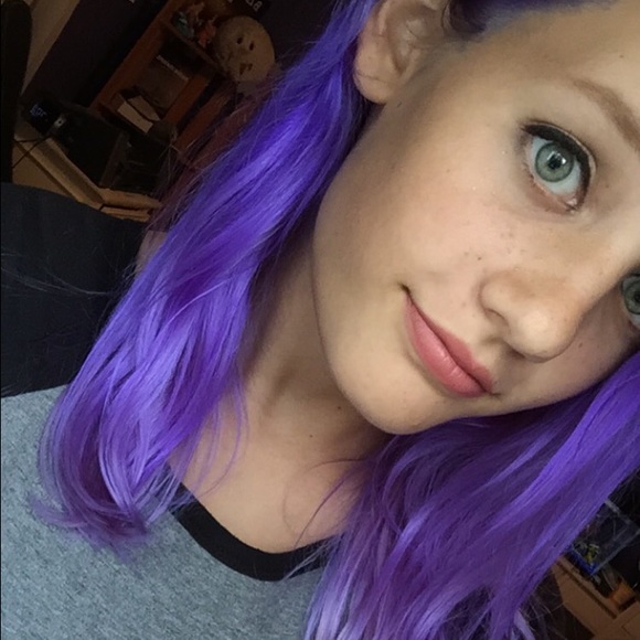 Profile Picture of Sara Paslowsky (@sara_paslowsky) on Poshmark