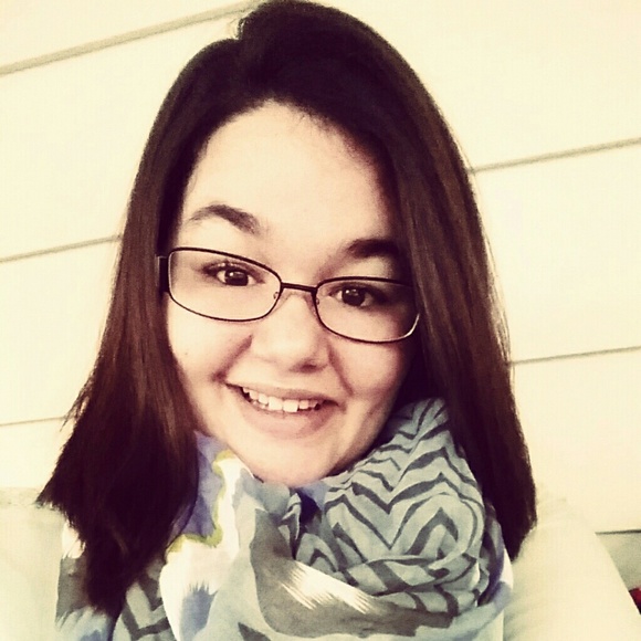 Maria Biviano - Poshmark Profile Picture of Maria Biviano (@mbiviano9807) on Poshmark