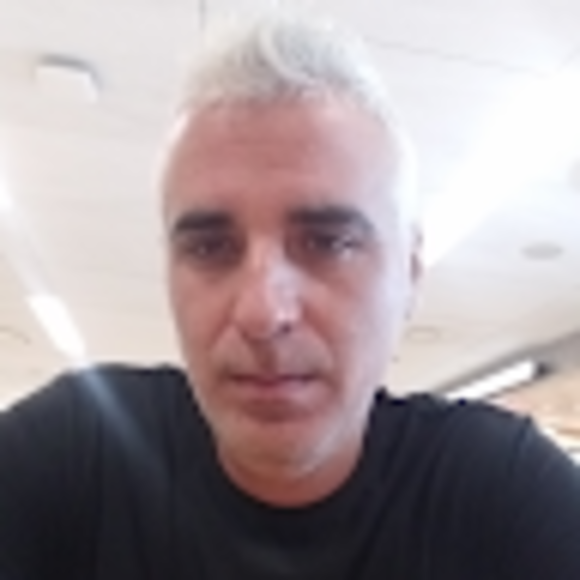 Profile Picture of Leiter Pernas (@leiterpernas7) on Poshmark