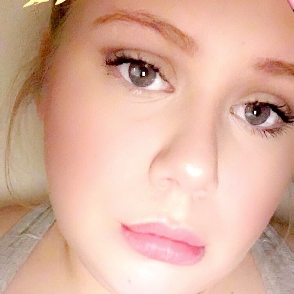 Profile Picture of Abigail Petroshus (@petroabby) on Poshmark