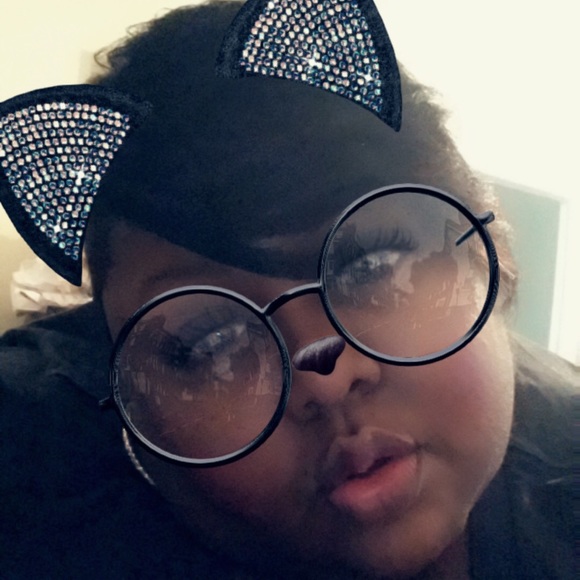 Profile Picture of Meshawn Whitsey (@meme4250) on Poshmark