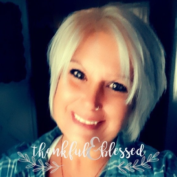 Profile Picture of Joyce Howard (@joycehoward1973) on Poshmark