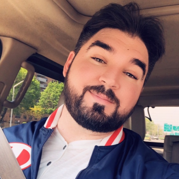 Profile Picture of Salih Kukic (@salihkukic) on Poshmark