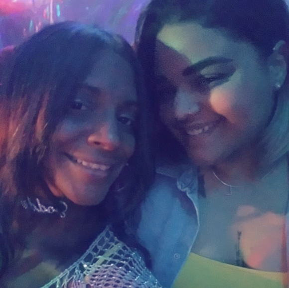 Profile Picture of Lysha Toribio (@huggzndkisses) on Poshmark