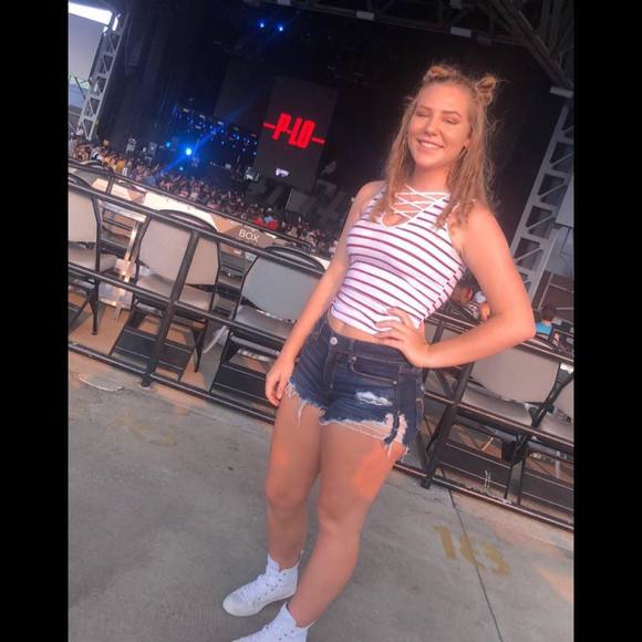 Profile Picture of Jasmin Tarlton (@jasmin002) on Poshmark