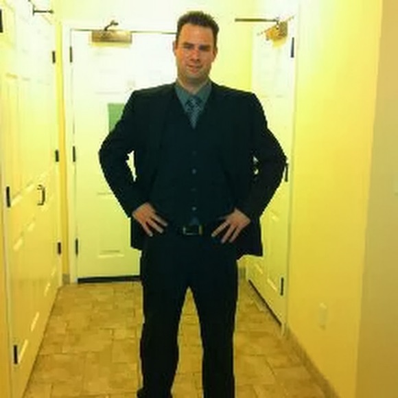 Profile Picture of Adam Rice (@hairdryerhorse) on Poshmark