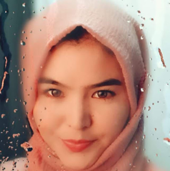 Profile Picture of Zahra Hossaini (@zahrahossaini) on Poshmark