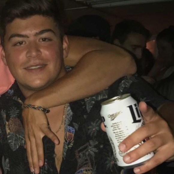 Profile Picture of Travis Howard (@thoward49) on Poshmark