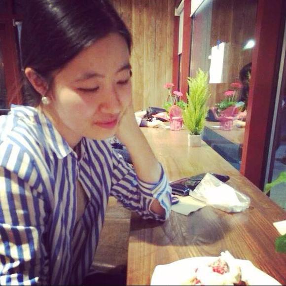 Profile Picture of Xinran Ding (@ding25) on Poshmark