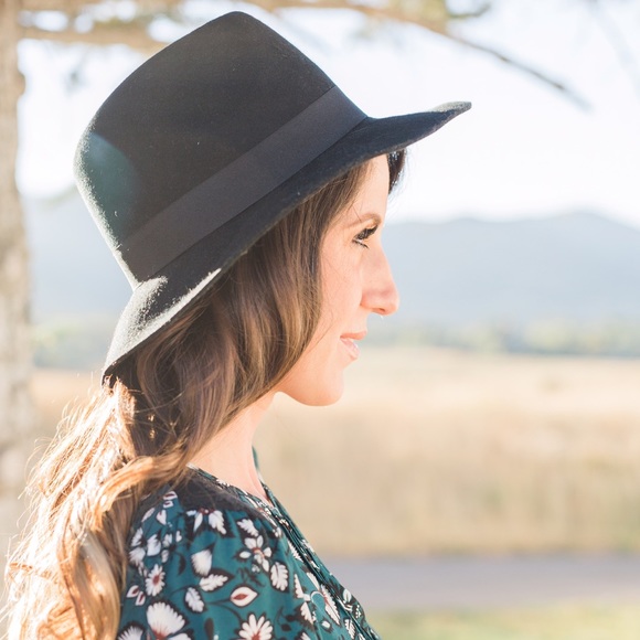 Profile Picture of Bethany Cronk (@bet_bb01) on Poshmark