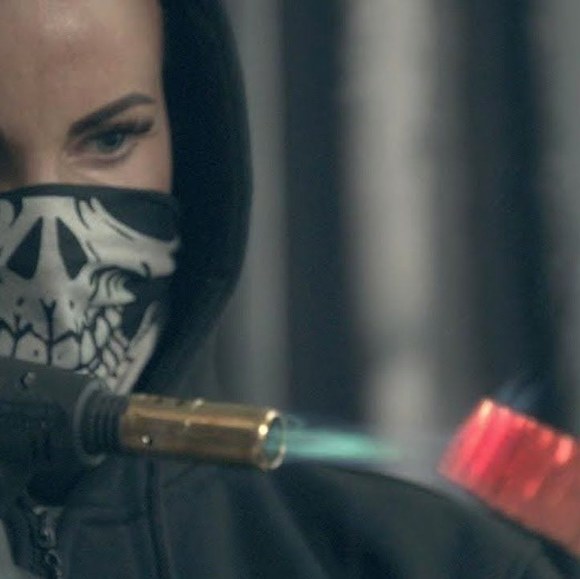 Profile Picture of Laurie Donnette (@everafterart) on Poshmark