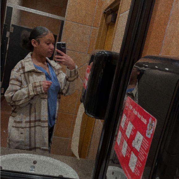 Profile Picture of Shay Stevenson (@shaychambers000) on Poshmark