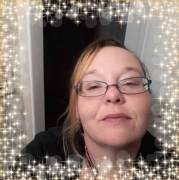 Profile Picture of Shannon Hendrichs (@midgetsmurf411) on Poshmark