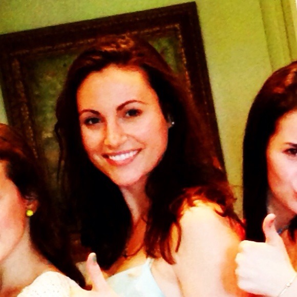 Profile Picture of Olivia Poppenberg (@livee2177) on Poshmark