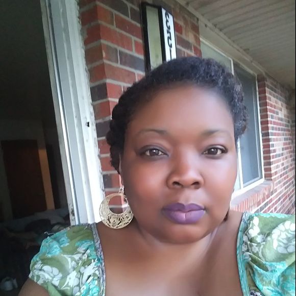 Profile Picture of Geraldine sissy Keith (@geraldine69) on Poshmark