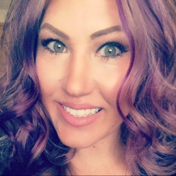 Profile Picture of Julie Kukes (@kukes85) on Poshmark