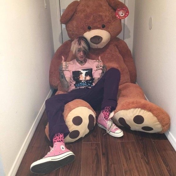 Profile Picture of Abendi Wickliffe (@wackthrifts) on Poshmark