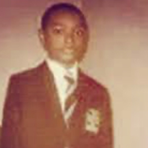 Rory Byrne - Poshmark Profile Picture of Rory Byrne (@rjbyrne) on Poshmark