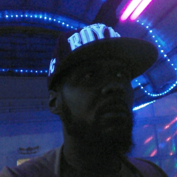 Profile Picture of Craig Mcgrone (@3562der) on Poshmark