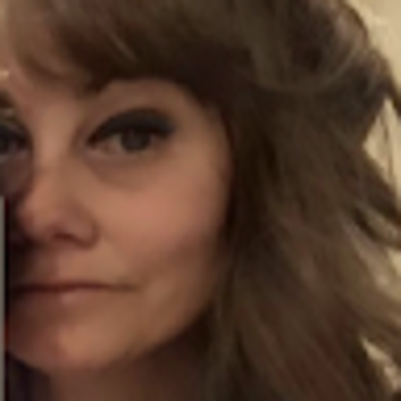 Profile Picture of Dawnmarie Castrataro (@d_castrataro) on Poshmark