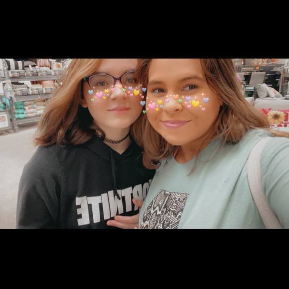 Profile Picture of Danielle Mcclure (@daniellemccl715) on Poshmark