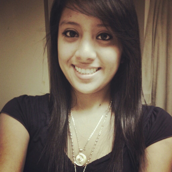 Soledad Catalan - Poshmark Profile Picture of Soledad Catalan (@soledad1996) on Poshmark