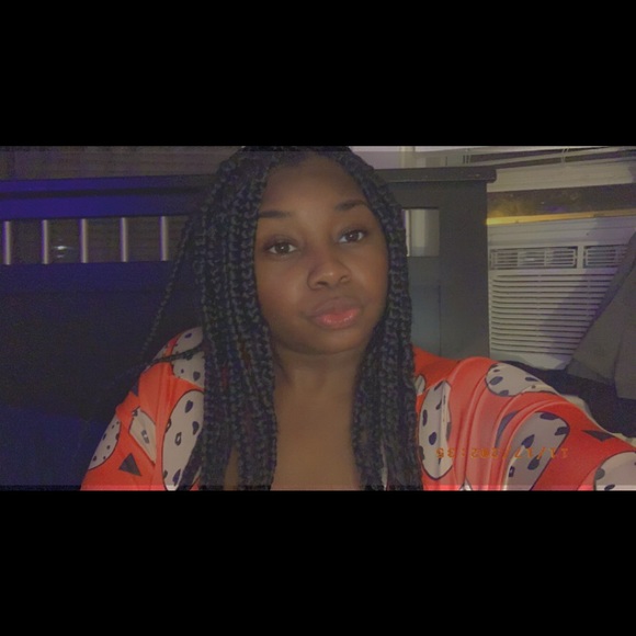 Profile Picture of Quanisha Barrett (@quanishabarrett) on Poshmark