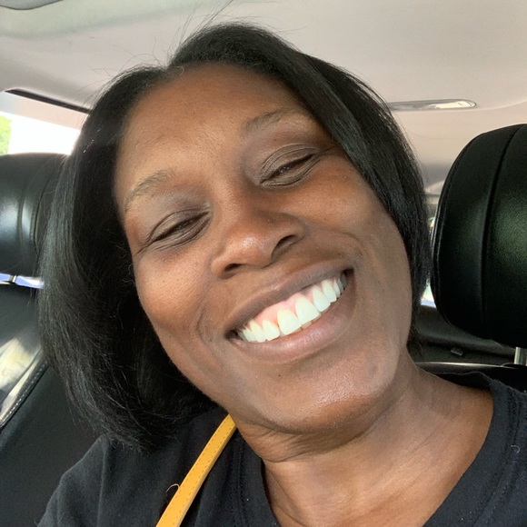 Profile Picture of Karminita Sammer (@karminita) on Poshmark