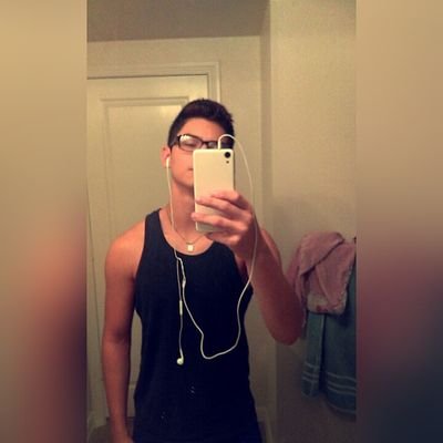 Profile Picture of Conrad Ramirez (@best_tailback) on Twitter