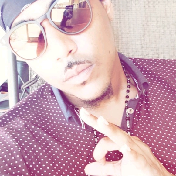 Profile Picture of Julian Powery (@abbyxcitement) on Poshmark