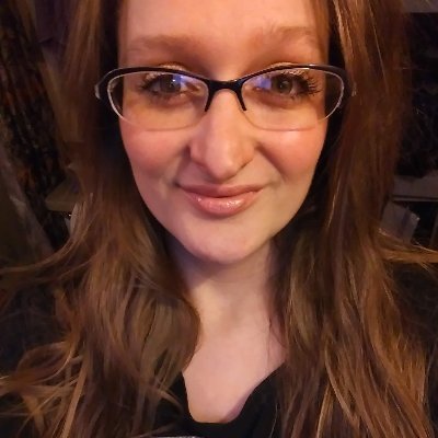 Profile Picture of Autumn Ruth Holmes (@Comfyruby88) on Twitter