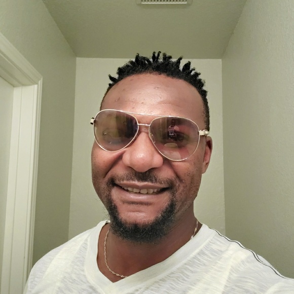 Profile Picture of Brian Che (@briannche) on Poshmark