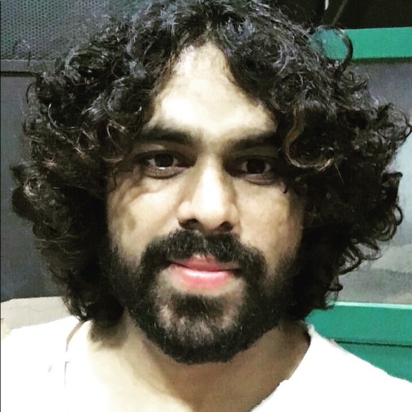 Profile Picture of Harish Vellore (@harishvellore) on Poshmark