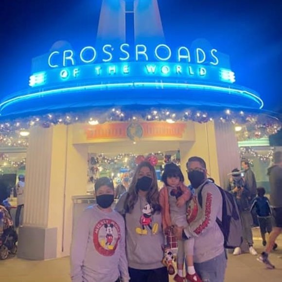 Profile Picture of Oliver Leon chavez (@olivia1leon) on Poshmark