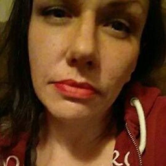 Profile Picture of Alison Watson (@alikatt323) on Poshmark