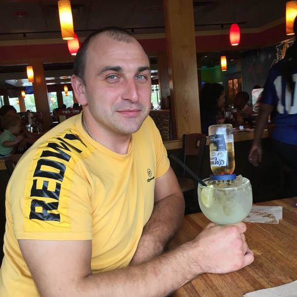 Profile Picture of Андрій Ковальський (@kovaly) on Poshmark
