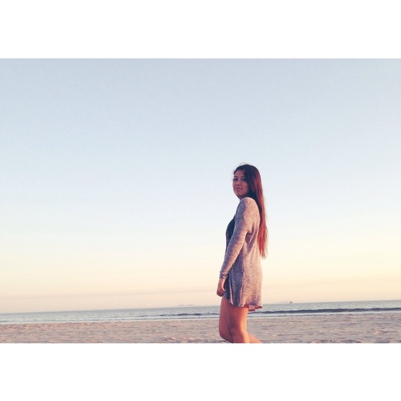 Profile Picture of Lily Andrade (@lilyandrade) on Poshmark